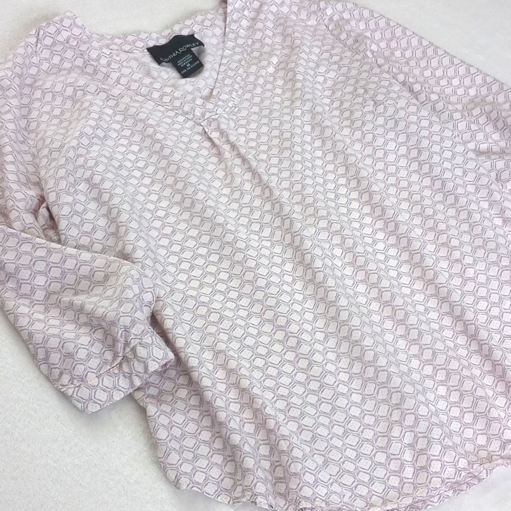Cynthia Rowley Women's Lavender & Cream Abstract Motif Rayon 3/4 Sleeve Blouse M - Picture 4 of 11
